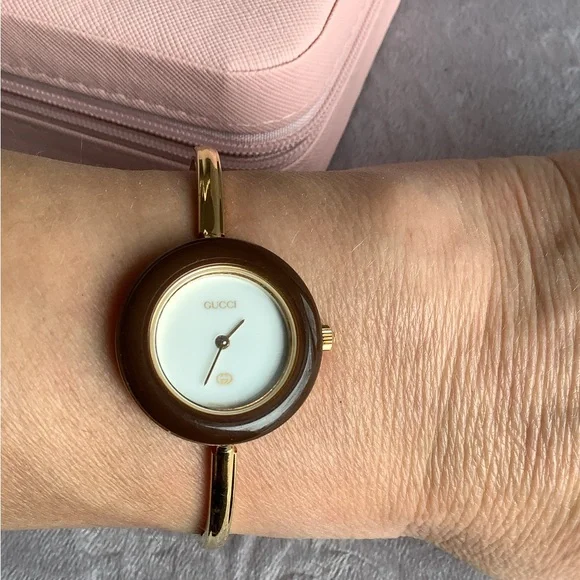 GUCCI bangle watch with set of bezels🧡🤍💙❤️ - Picture 2 of 10